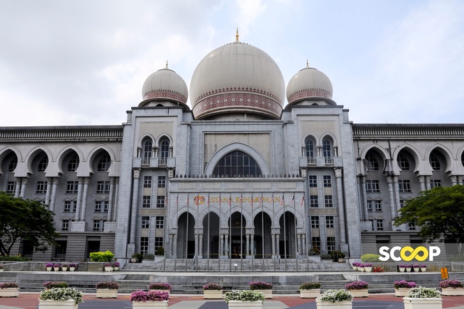 Image from: 10 file application in Federal Court to challenge revocation of Negeri Sembilan exco appointments