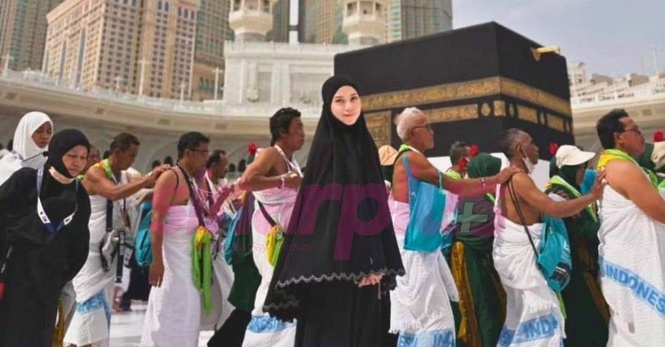 Image from: Datang penuh kelemahan dan dosa sahut seruan-NYA, Lisa Surihani kongsi perjalanan haji di Tanah Suci, warganet tersentuh. 'Masya-ALLAH Hajah'