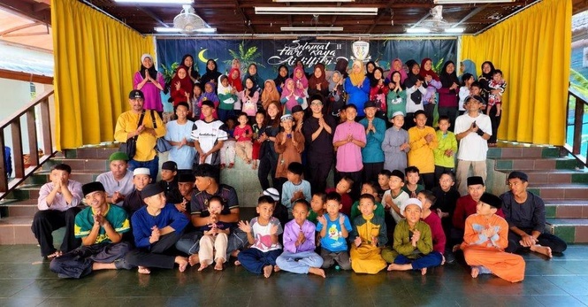 Image from: Sering dipandang serong kerana kisah silam, Diva M kongsi rezeki bersama 112 anak Rumah Kasih Harmoni - ‘Tak semestinya tunggu kaya’