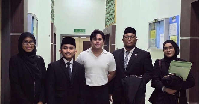 Image from: ‘Saya fokus cari rezeki demi keluarga baru’ - Jofliam terima hak jagaan penuh dua anak bersama Cik Epal