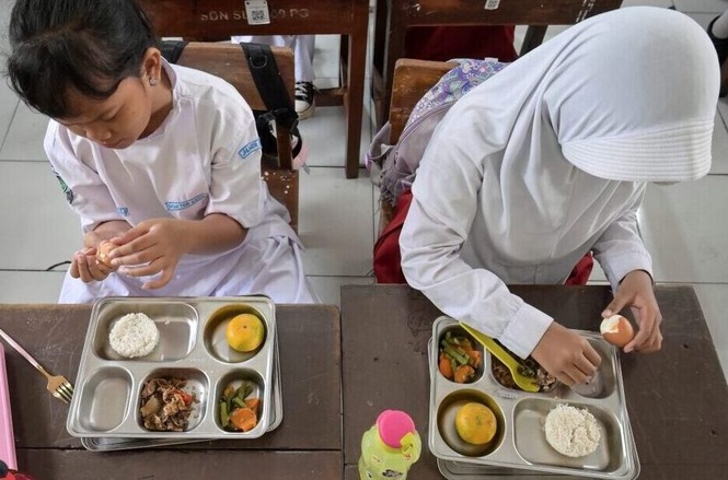 Image from: Program makanan percuma Prabowo buat 2,000 pelajar, guru sakit