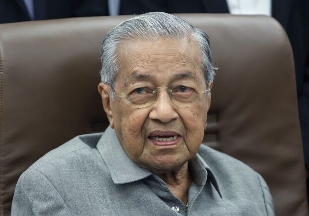 Image from: RCI Batu Puteh: Rayuan Tun Mahathir ditangguhkan