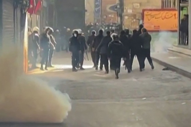 Image from: Iran gantung dua penunjuk perasaan antikerajaan