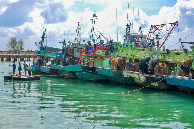 Image from: Utamakan nelayan pantai lama menunggu lesen