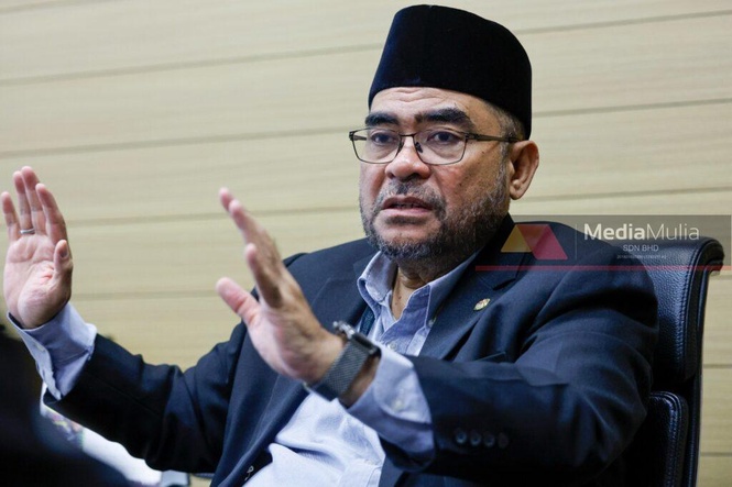 Image from: Saya hanya pimpin dasar, orang tengah – Mujahid