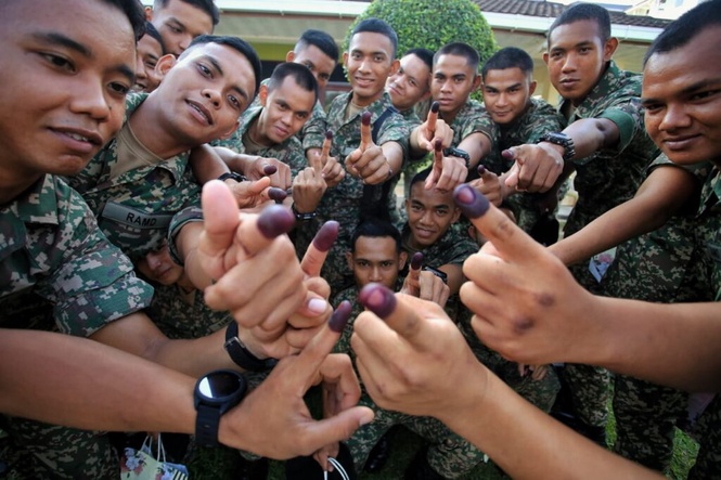 Image from: Anggota TUDM mula mengundi awal