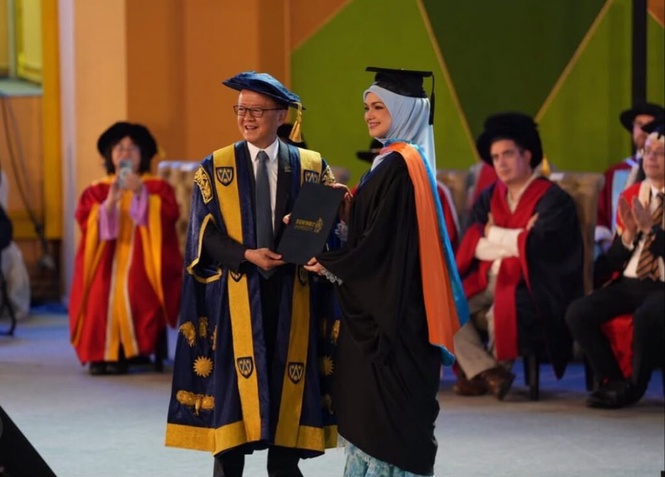 Image from: Siti Nurhaliza terima ijazah, anggap pengiktirafan buat semua penggiat industri seni