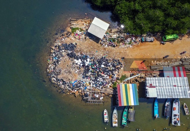 Image from: ‘NERAKA’ SAMPAH DI PULAU PERANGINAN