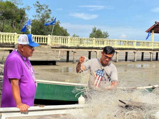 Image from: Kebajikan golongan nelayan DUN Linggi jadi keutamaan Mohd. Faizal
