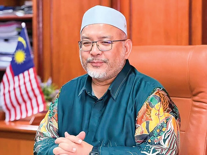 Image from: Kutip sampah setiap hari atasi lambakan Pulau Redang