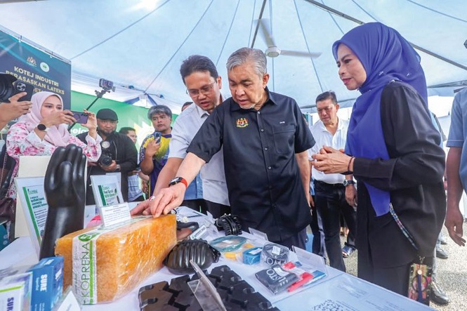 Image from: BN sokong Anwar sehingga tamat penggal pentadbiran – Ahmad Zahid