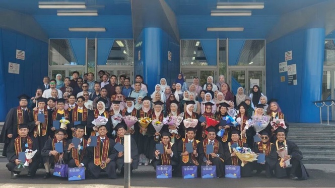 Image from: 40 anak Malaysia tajaan MARA cipta kebanggaan di Moscow