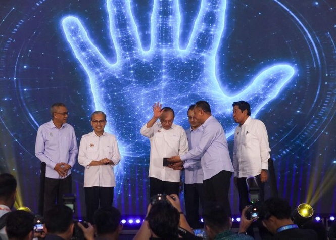 Image from: Industri halal: Banyak negara tertarik untuk bekerjasama dengan Malaysia