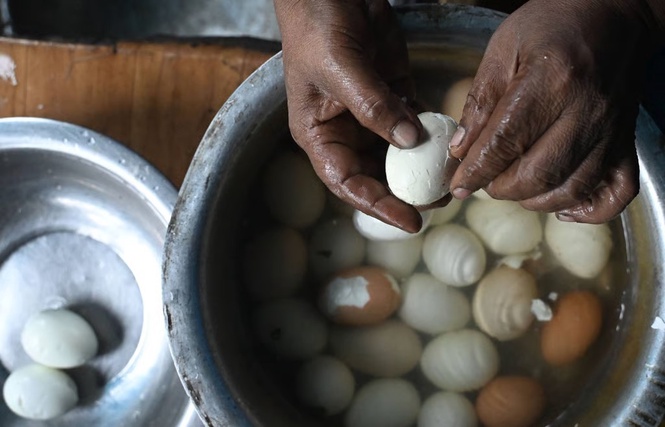 Image from: India kembalikan telur dalam makanan sekolah
