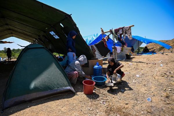 Image from: Gempa Indonesia: Hampir 13,000 masih belum dapat pulang ke rumah