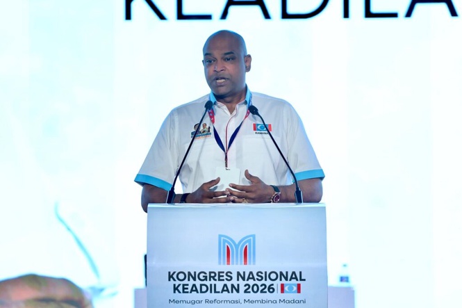 Image from: Tiada siapa lebih besar daripada parti