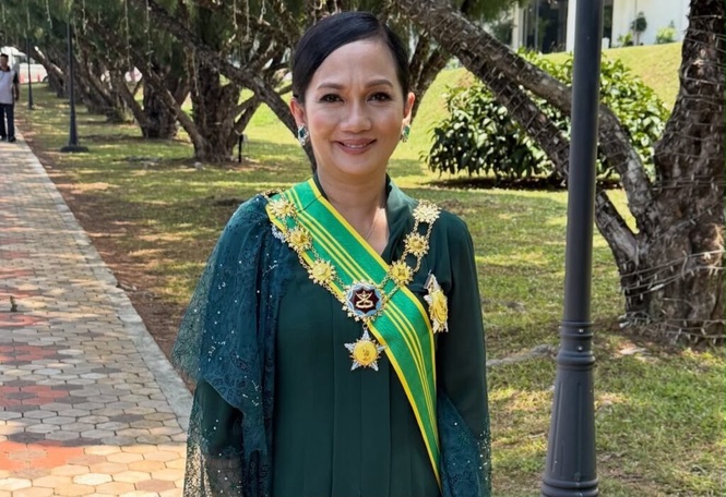 Image from: Sheila Majid terima gelaran Datuk Seri