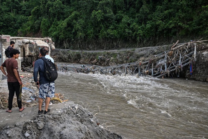Image from: Nepal masih mampu mencari mangsa banjir tanpa bantuan asing