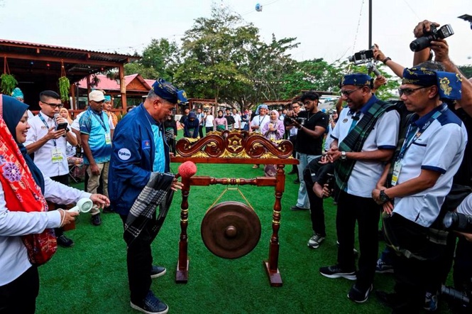 Image from: LKIM bawa keindahan perkampungan nelayan di MAHA 2026