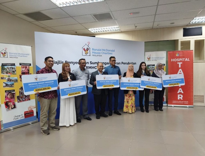 Image from: Geran perubatan RM300,000 ringankan beban ibu bapa