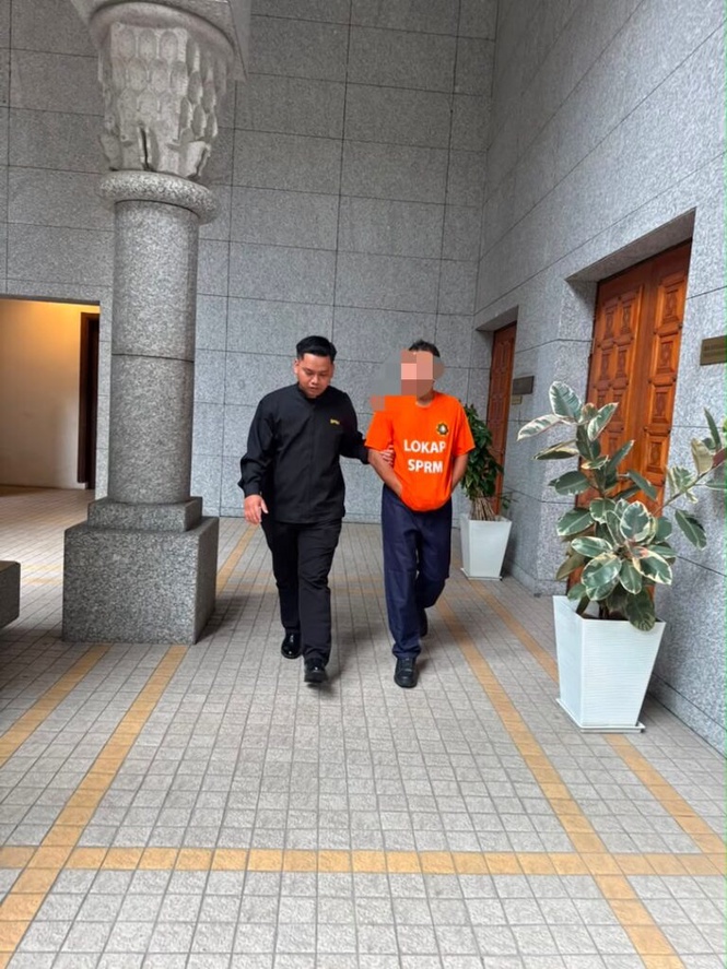 Image from: RCI TH: Pengarah syarikat direman disyaki beri rasuah nilai RM300,000