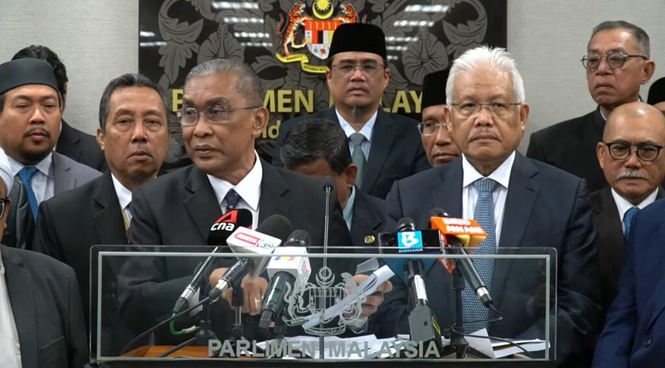 Image from: ‘Buat apa hendak hadir Sidang Khas, kalau hanya penerangan menteri’