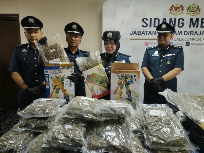 Image from: Bunga ganja RM1.01 juta diseludup dalam kotak permainan kanak-kanak