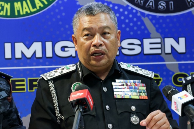 Image from: JIM senarai hitam pemegang PLKS diluluskan secara tidak sah