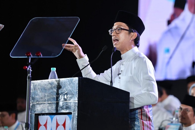 Image from: ‘Nak jatuhkan kerajaan, silakan’
