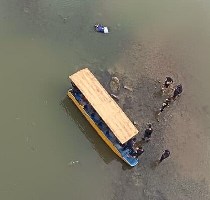 Image from: Mayat dalam beg pakaian terapung di Sungai Perak
