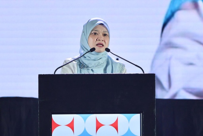 Image from: Jangan hilang aktivisme, terus ‘bisik’ isu rakyat – Fadhlina