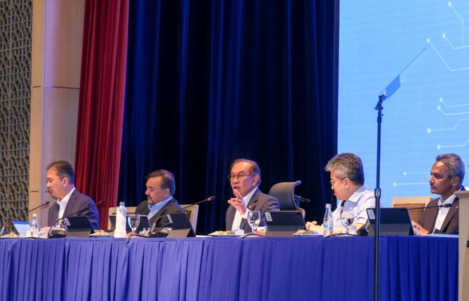 Image from: Kerajaan terbuka kaji penggabungan GST, SST – Anwar