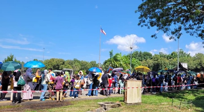Image from: 18,314 serbu Zoo Melaka, beratur seawal 6.30 pagi