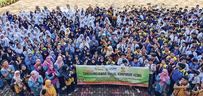 Image from: UUM turun padang laksana CSR bantu pelajar SMK Pedu