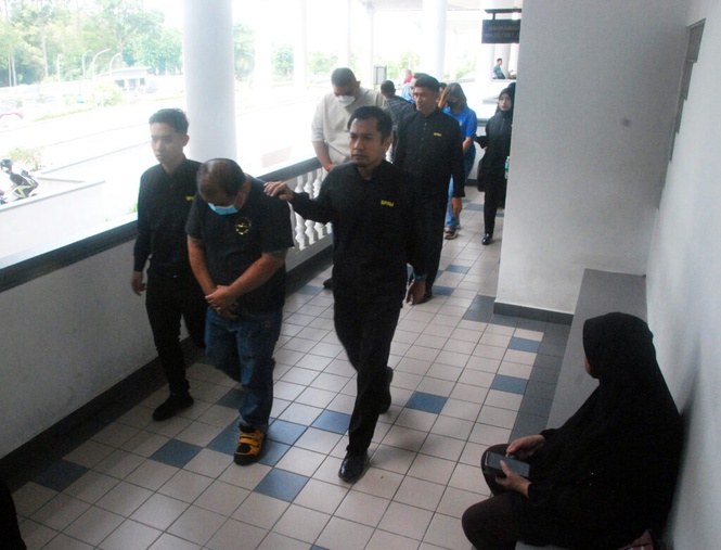 Image from: Empat pengarah syarikat mengaku tidak bersalah 30 pertuduhan tuntutan palsu Dana Kerjaya 2.0 Perkeso