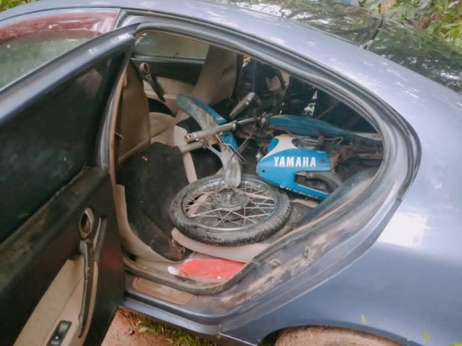 Image from: Guna kereta seludup motosikal RXZ dari Thailand
