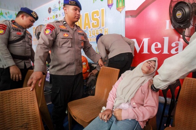 Image from: Seorang maut, 140 masih hilang feri karam di perairan Jawa