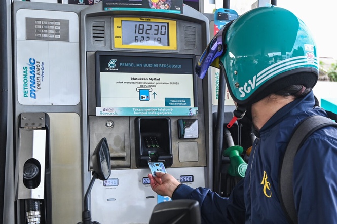 Image from: Harga minyak melonjak, kerajaan dijangka berdepan dilema subsidi