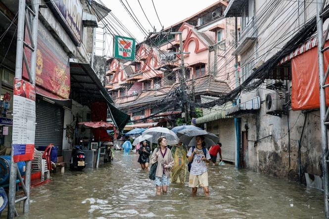 Image from: Rakyat Malaysia kongsi pengalaman banjir di Bangkok