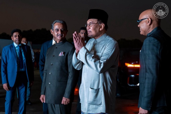 Image from: Semoga anak didik belajar daripada guru cara diplomasi Madani – Anwar