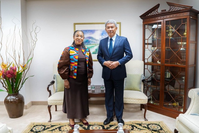 Image from: Mohamad bertemu Setiausaha Agung Komanwel sempena UNGA 81