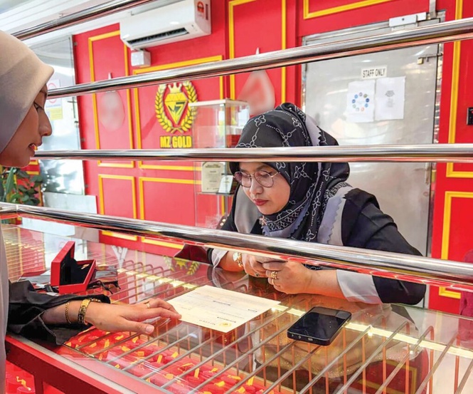 Image from: Harga turun, lebih 1.5kg emas licin