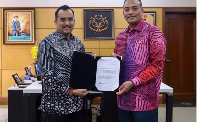 Image from: Dr Mahzan Teh dilantik Ketua Pengarah MARA yang baharu