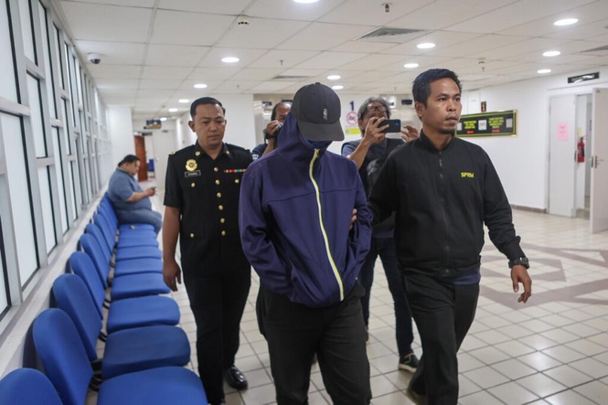 Image from: Anggota polis tidak mengaku terima suapan RM2,400