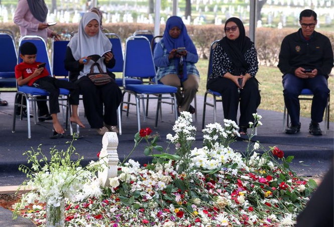 Image from: Pakar jantung sedih kenang detik terakhir Siti Hasmah