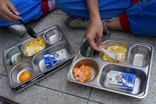 Image from: 725 pelajar jatuh sakit selepas makan makanan percuma