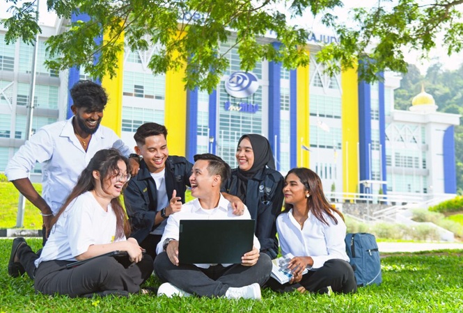 Image from: Mahasiswa baharu perlu sesuaikan diri dengan budaya kampus