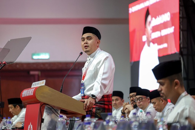 Image from: Pemuda UMNO tuntut penjelasan Anwar isu mafia korporat, skandal lain