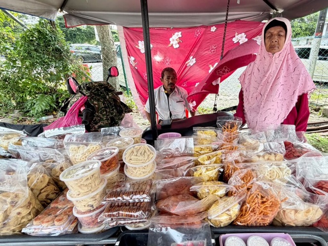 Image from: Pasangan OKU sara hidup jual kerepek