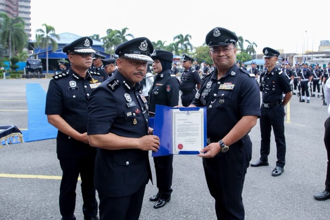 Image from: Ibu tunggal gadai barang kemas, wang simpanan KWSP, serah RM1.2 juta kepada ‘scammer’
